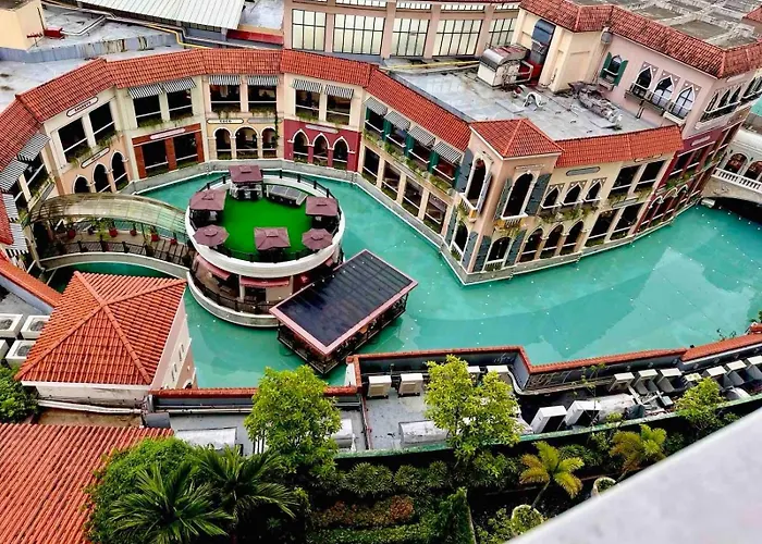 New 2 Bed Rm & 2 Bath Rm Bgc Taguig Mckinley Connect Venice Mall * Manila