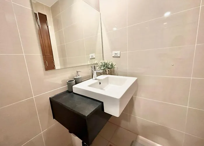New 2 Bed Rm & 2 Bath Rm Bgc Taguig Mckinley Connect Venice Mall Apartment *