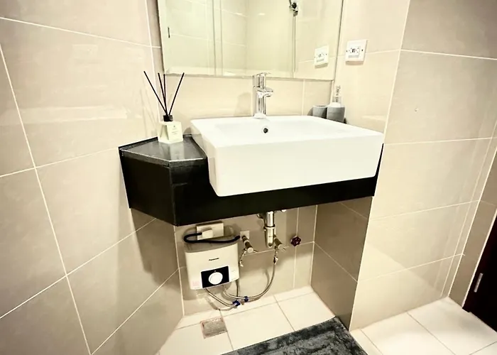 Apartment New 2 Bed Rm & 2 Bath Rm Bgc Taguig Mckinley Connect Venice Mall *